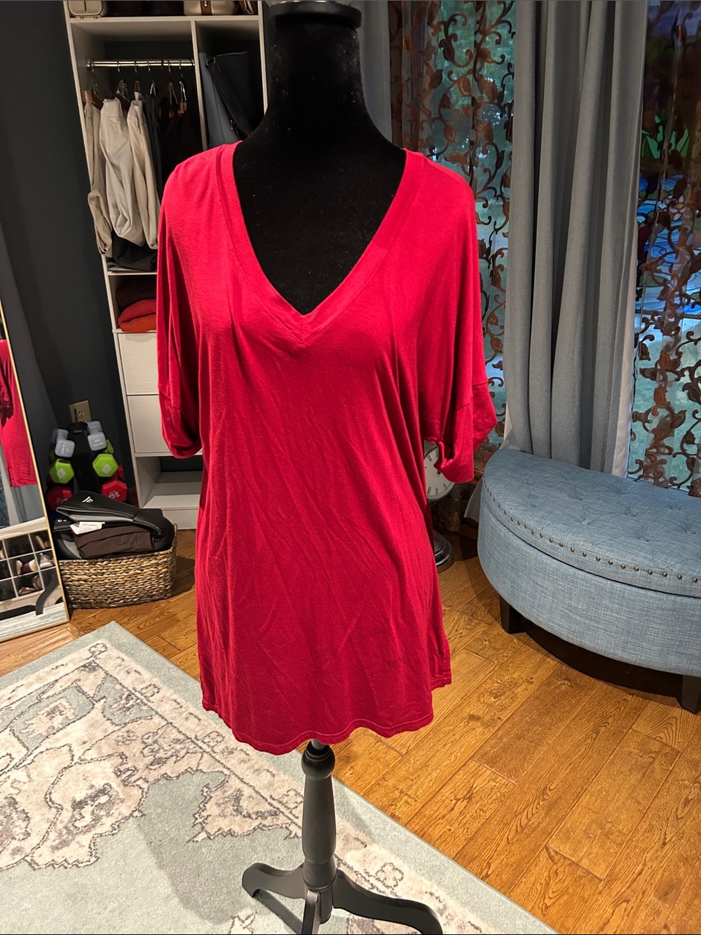 Relaxed V-Neck Short Sleeve Tee in Deep Pink